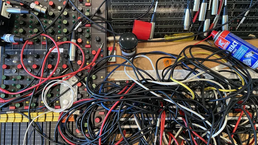 Residency at Strawberry Studio – Open call